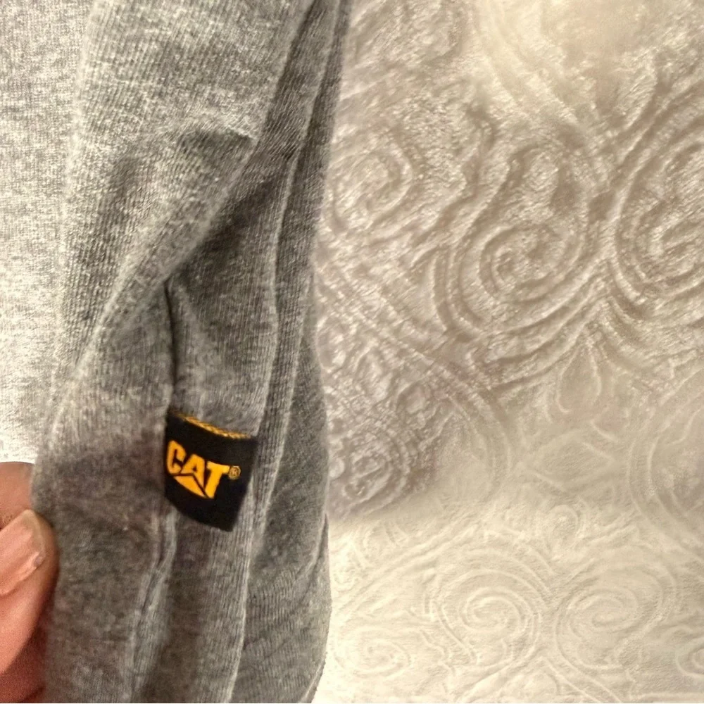 CAT Men’s Gray Logo Graphic T-Shirt Size M